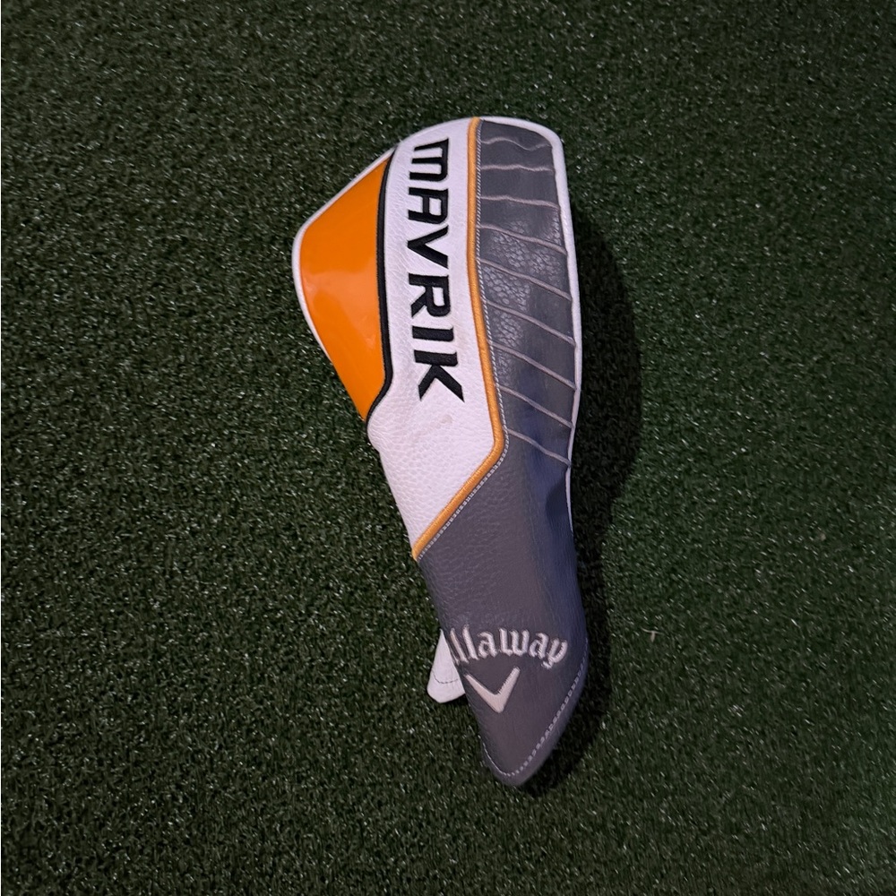 Callaway Mavrik Headcover in Gray, White, and Orange